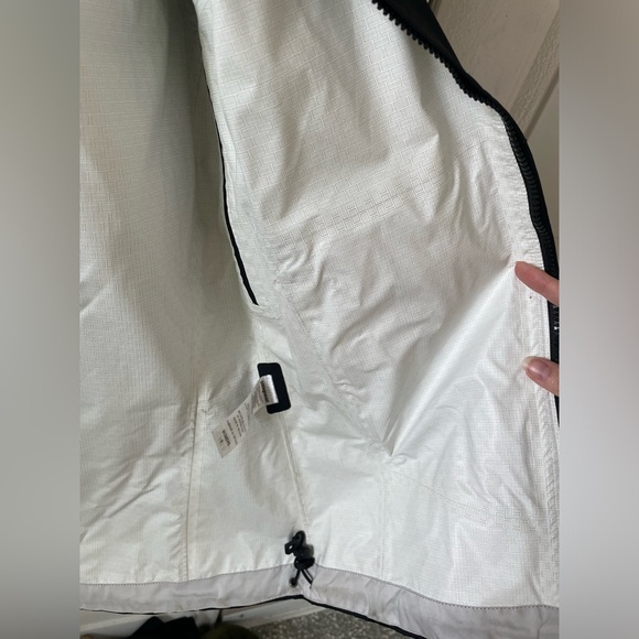 Patagonia Torrentshell Rain Jacket - Picture 5 of 6